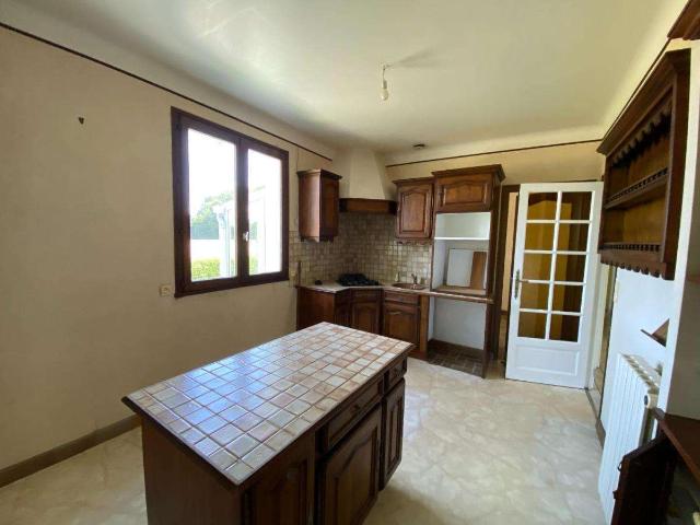 Maison vente à Laval, Saint-pierre-la-cour