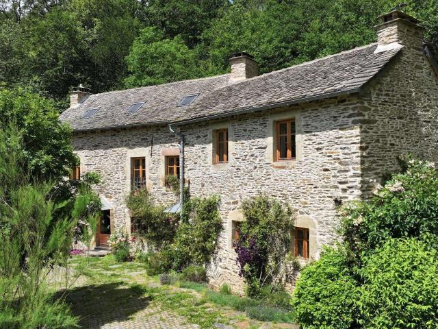 Maison vente à Millau, Salmiech