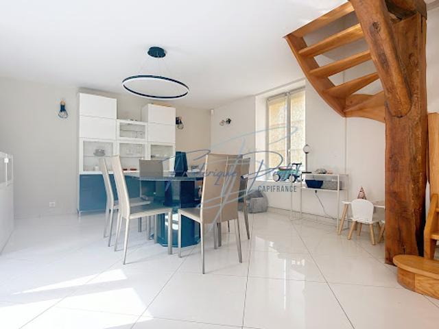 Maison vente à Voie parallèle, Rully