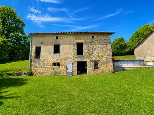 Maison vente à Montmorillon, Saint-macoux