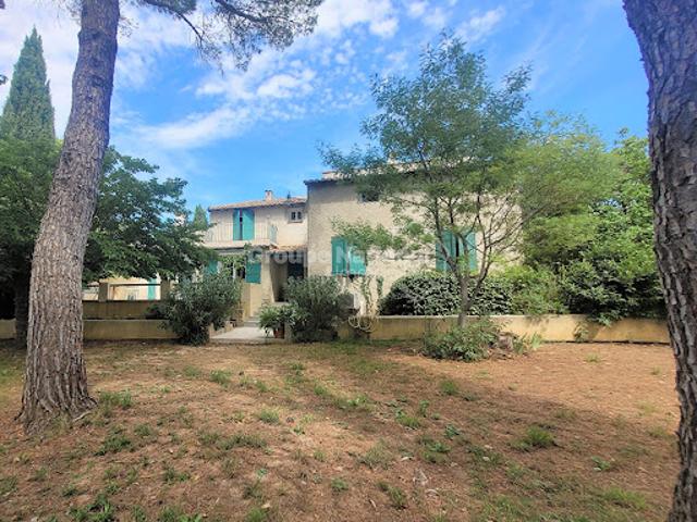 Maison vente à Nîmes, Mus
