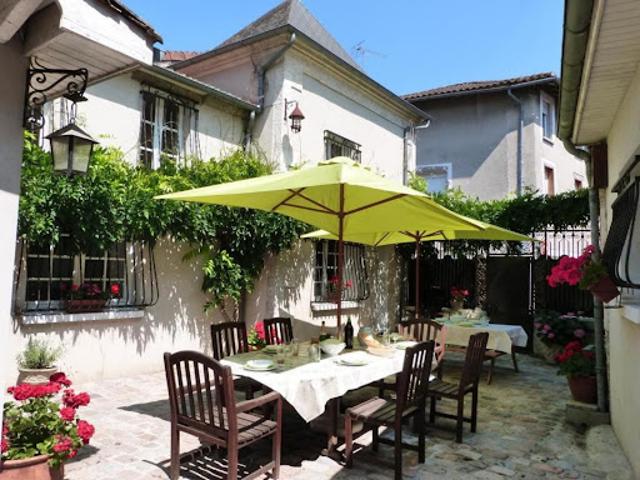 Maison vente à Confolens, Chabanais