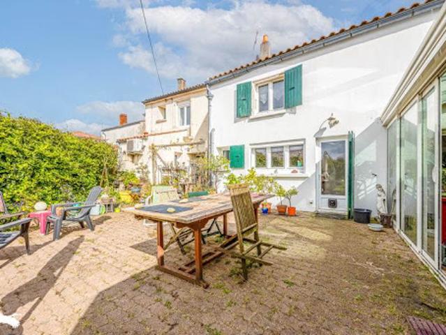 Maison vente à Rochefort, Saint-georges-du-bois