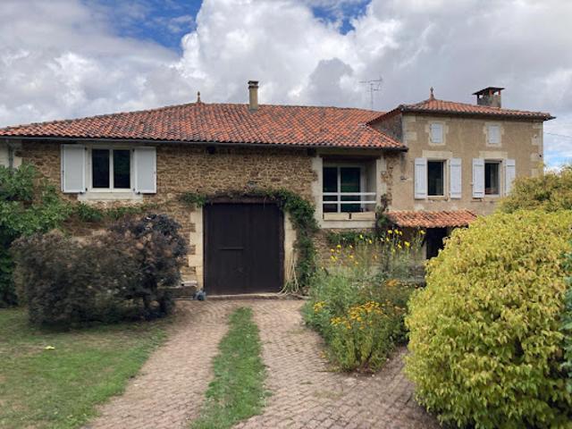 Maison vente à Confolens, Tessonnière