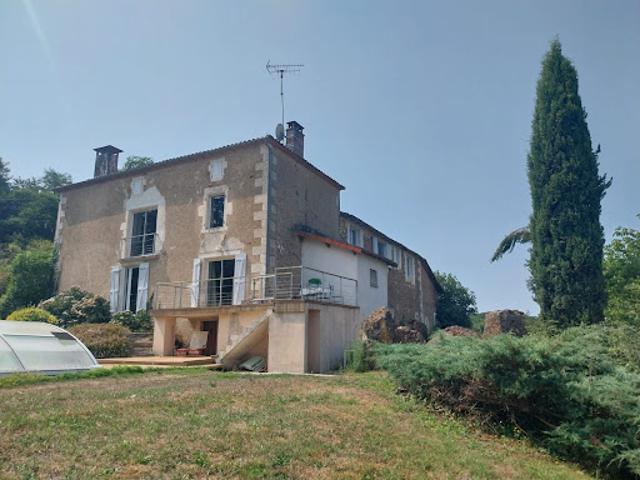 Maison vente à Confolens, Tessonnière