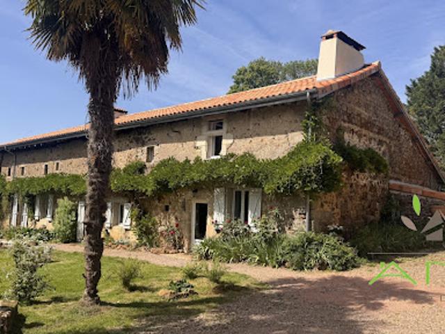 Maison vente à Confolens, Mazerolles