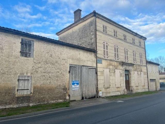 Maison vente à Saint-Jean-d'Angély, Matha