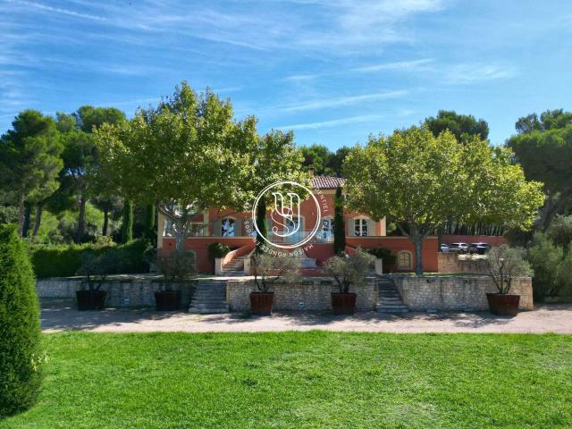 Maison vente à Arles, Les Baux-de-provence