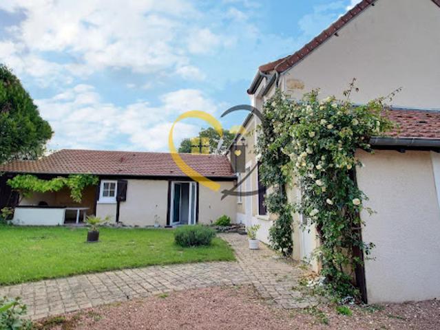 Maison vente à Saint-Amand-Montrond, Saint-germain-des-bois