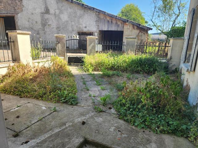 Maison vente à Montmorillon, Luchapt