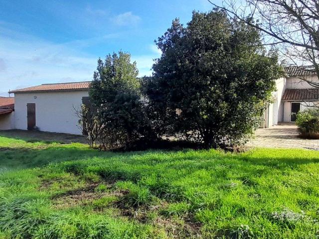 Maison vente à Bressuire, Clessé