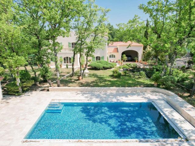 Maison vente à Nîmes, Uzès