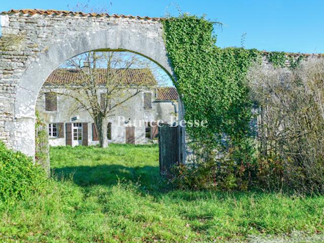 Maison vente à Confolens, Aigre