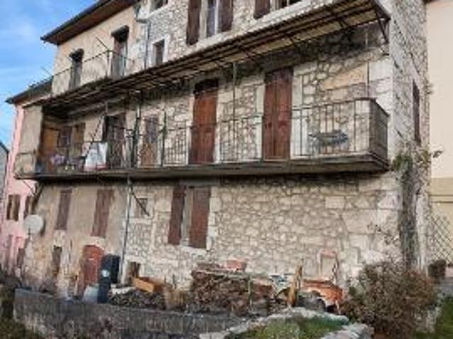 Maison vente à Grenoble, Entre-deux-guiers