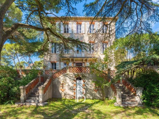 Maison vente à Marseille, Cassis