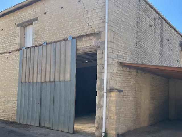Maison vente à Confolens, Xambes