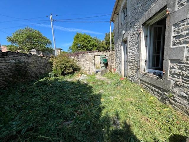 Maison vente à Saint-Jean-d'Angély, Aumagne