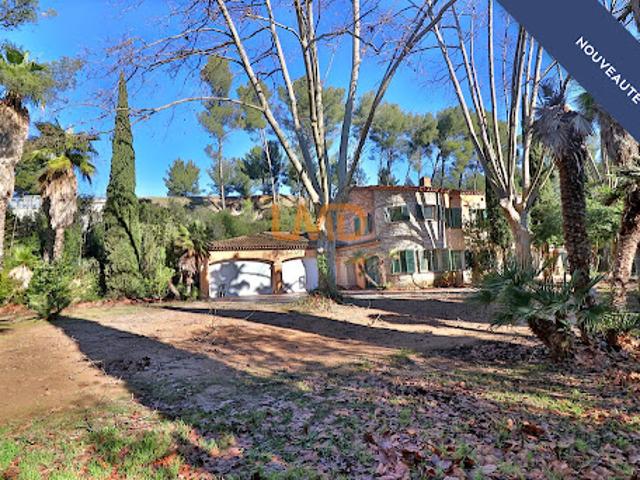 Local Commercial vente à Arrondissement de Toulon, Sanary-sur-mer