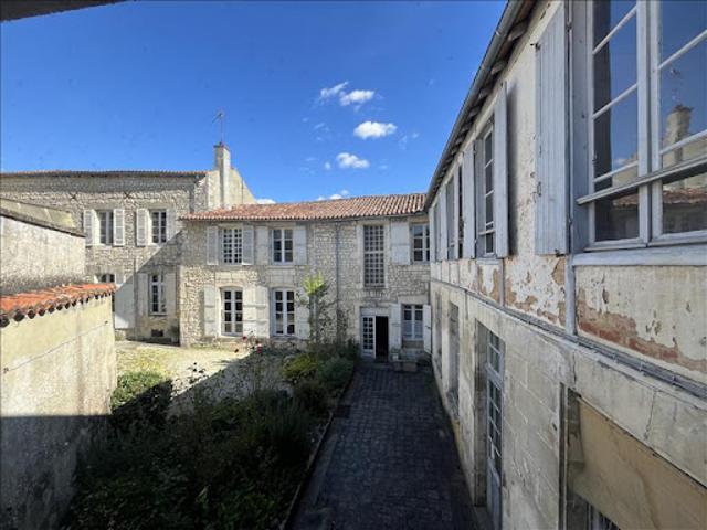 Maison vente à Saint-Jean-d'Angély, Saint-jean-d'angély