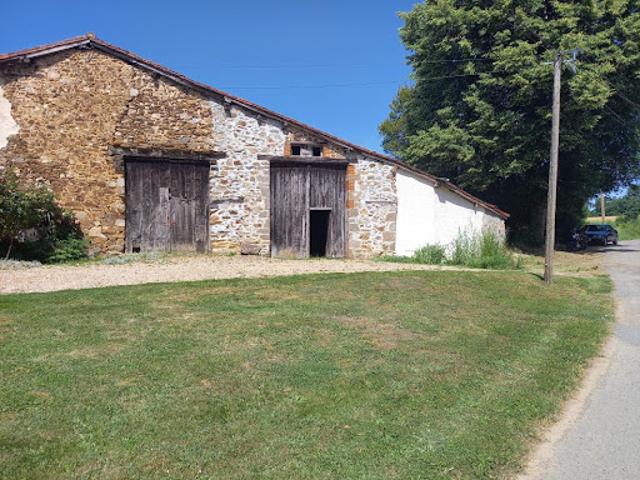 Maison vente à Confolens, Saulgond