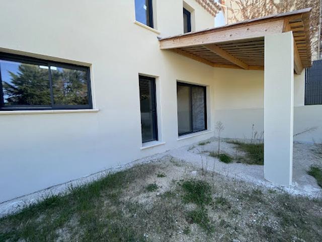 Maison vente à Carpentras, Entrechaux