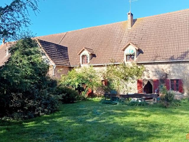 Maison vente à Saint-Amand-Montrond, Saint-pierre-les-etieux