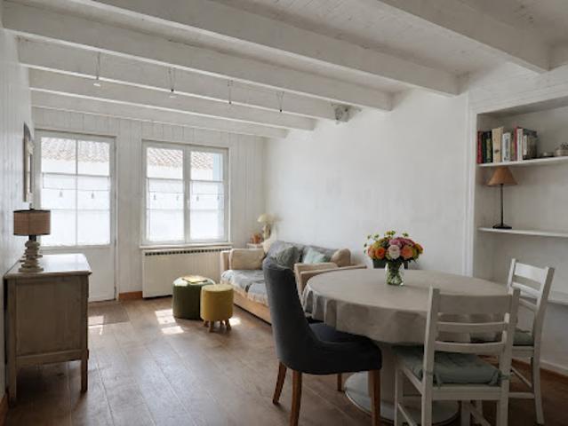 Maison vente à La Rochelle, Loix