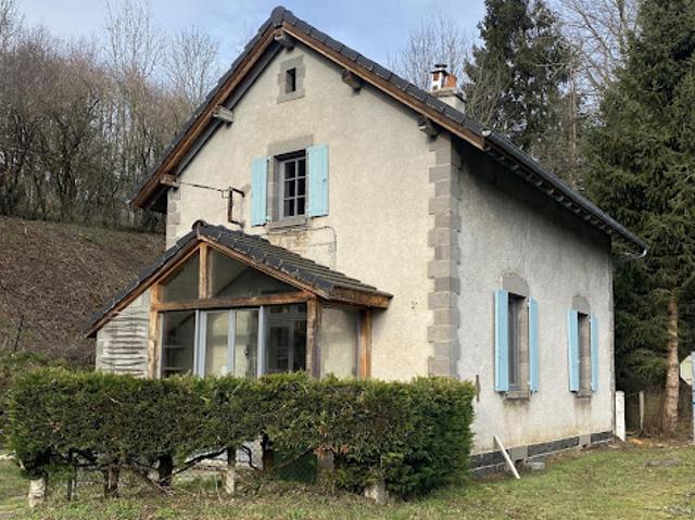 Maison vente à Saint-Flour, Lugarde
