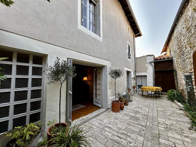 Maison vente à Confolens, Nanteuil-en-vallée