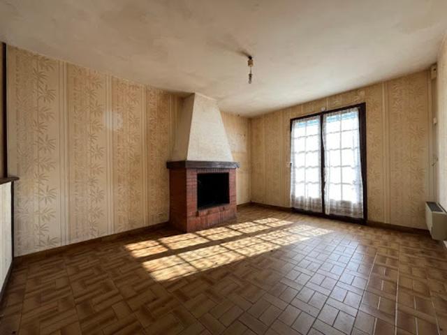 Maison vente à Confolens, Tessonnière