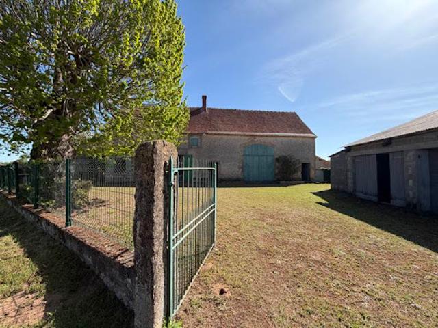 Maison vente à Saint-Amand-Montrond, Saint-pierre-les-etieux