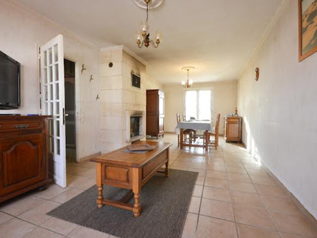 Maison vente à Angoulême, La Couronne