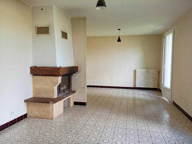 Maison vente à Montmorillon, Lhommaizé