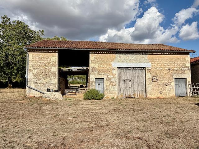 Maison vente à Nanteuil-en-Vallée