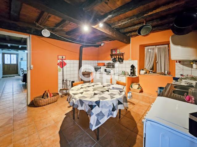 Maison vente à Oloron-Sainte-Marie, Escot