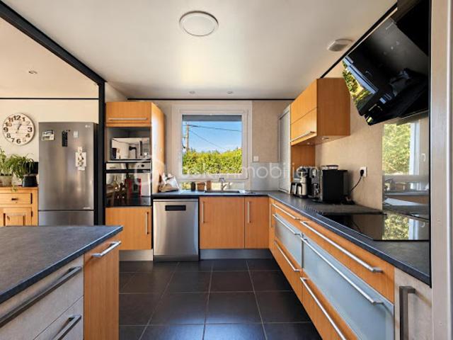 Maison vente à Annecy, Sales