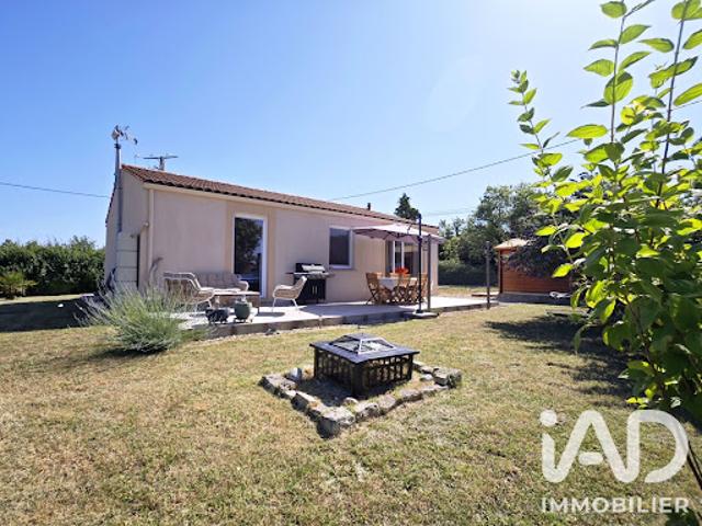 Maison vente à Saint-Jean-d'Angély, Contré
