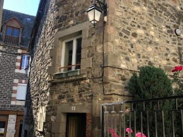 Maison vente à Mur-de-barrez, Servières