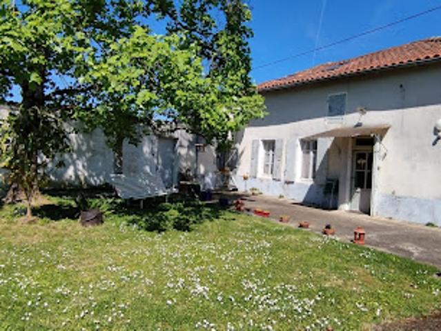 Maison vente à Saint-Jean-d'Angély, Néré