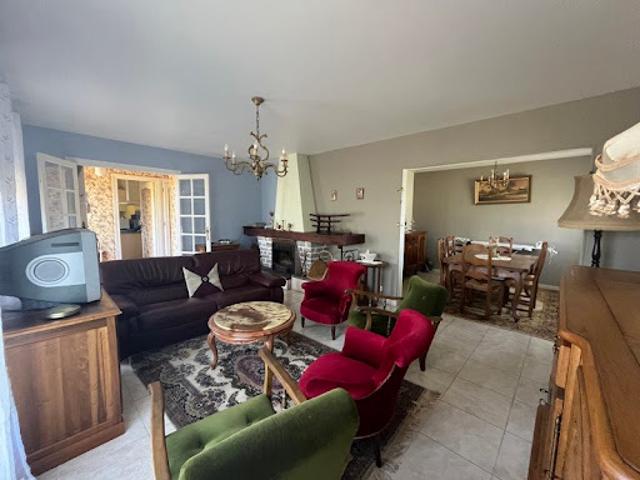 Maison vente à Nontron, Piégut-pluviers