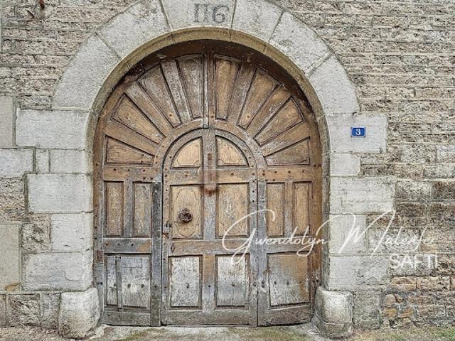 Maison vente à Besançon, By