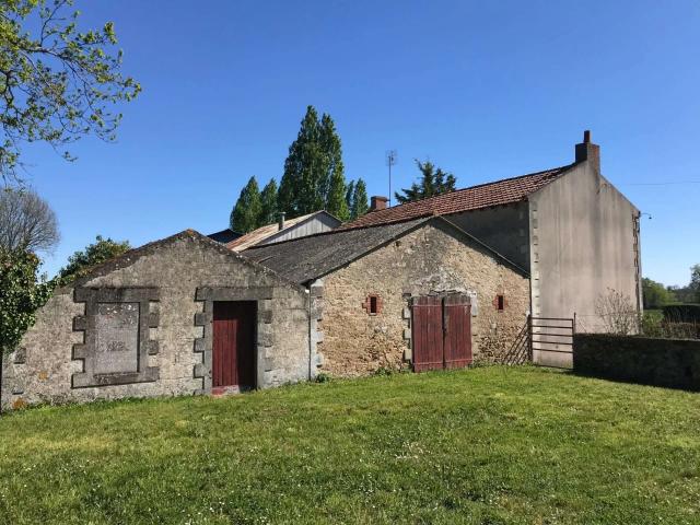 Maison vente à Bressuire, Argenton-château