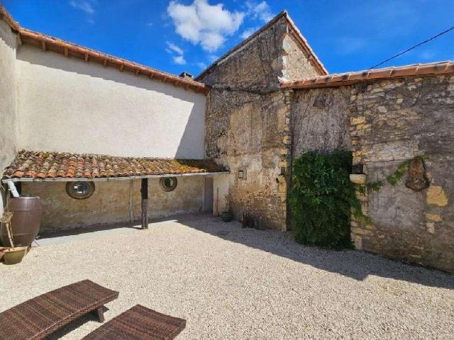 Maison vente à Montmorillon, Blanzay