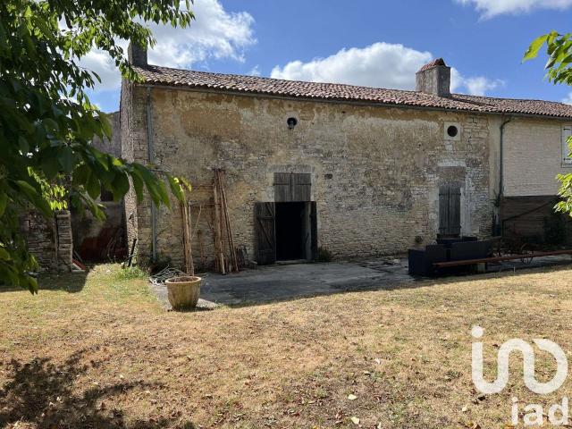 Maison vente à Confolens, Courcôme
