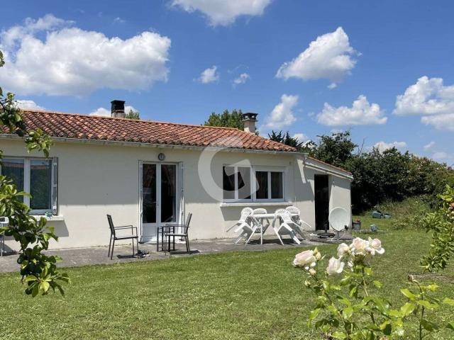 Maison vente à Fontenay-le-Comte, Grues