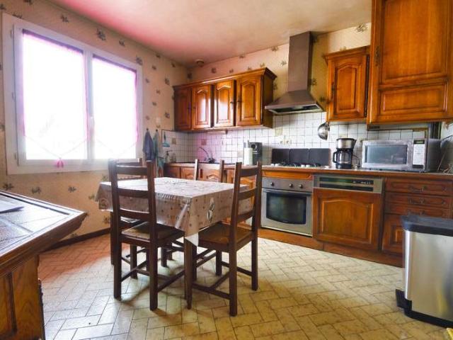 Maison vente à Angoulême, La Couronne