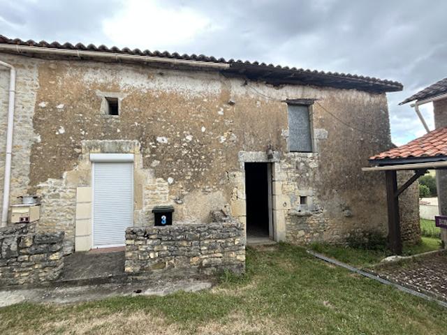Maison vente à Confolens, Cellefrouin