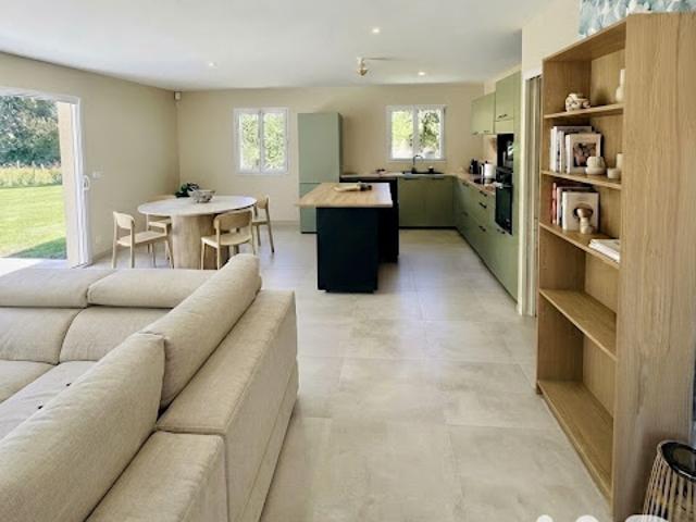 Maison vente à Nîmes, La Calmette