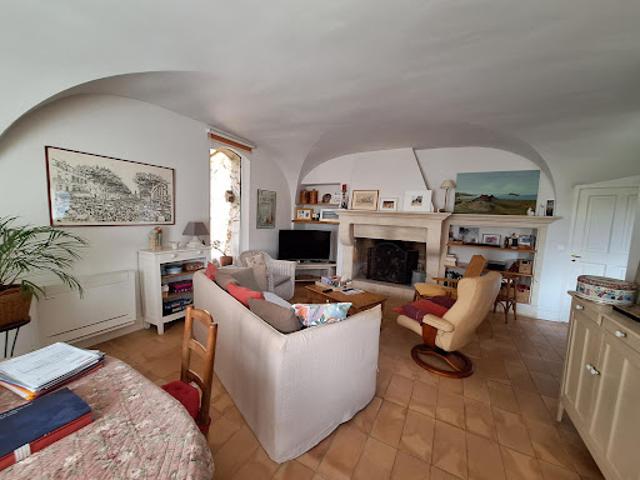 Maison vente à Nîmes, Vénéjan