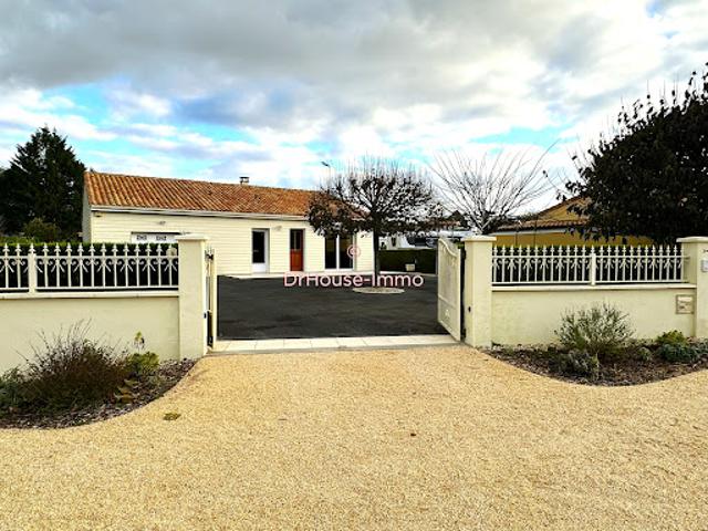 Maison vente à Confolens, Salles-de-villefagnan